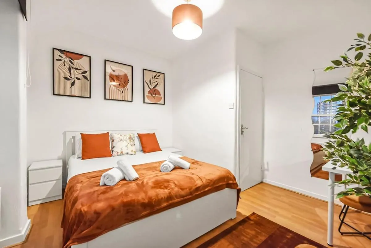 Cosy Cityscape Two Bed Apartment London United Kingdom
